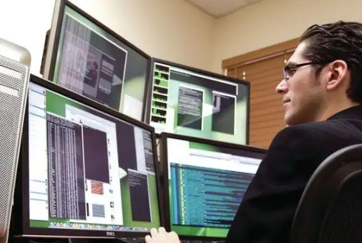 大模型時(shí)代，后端程序員如何避免被AI卷死？